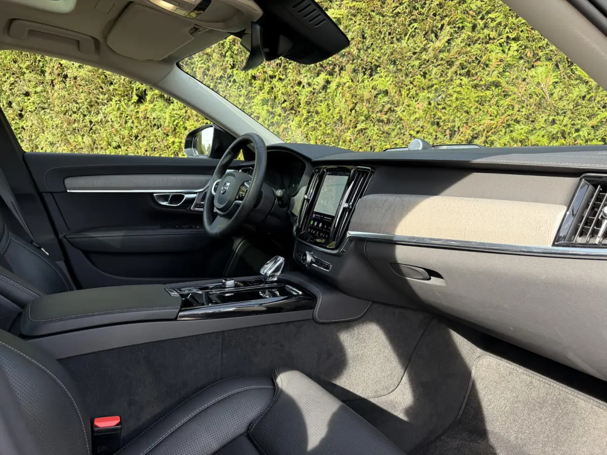 T8 Plug-in hybrid AWD Ultra Dark
