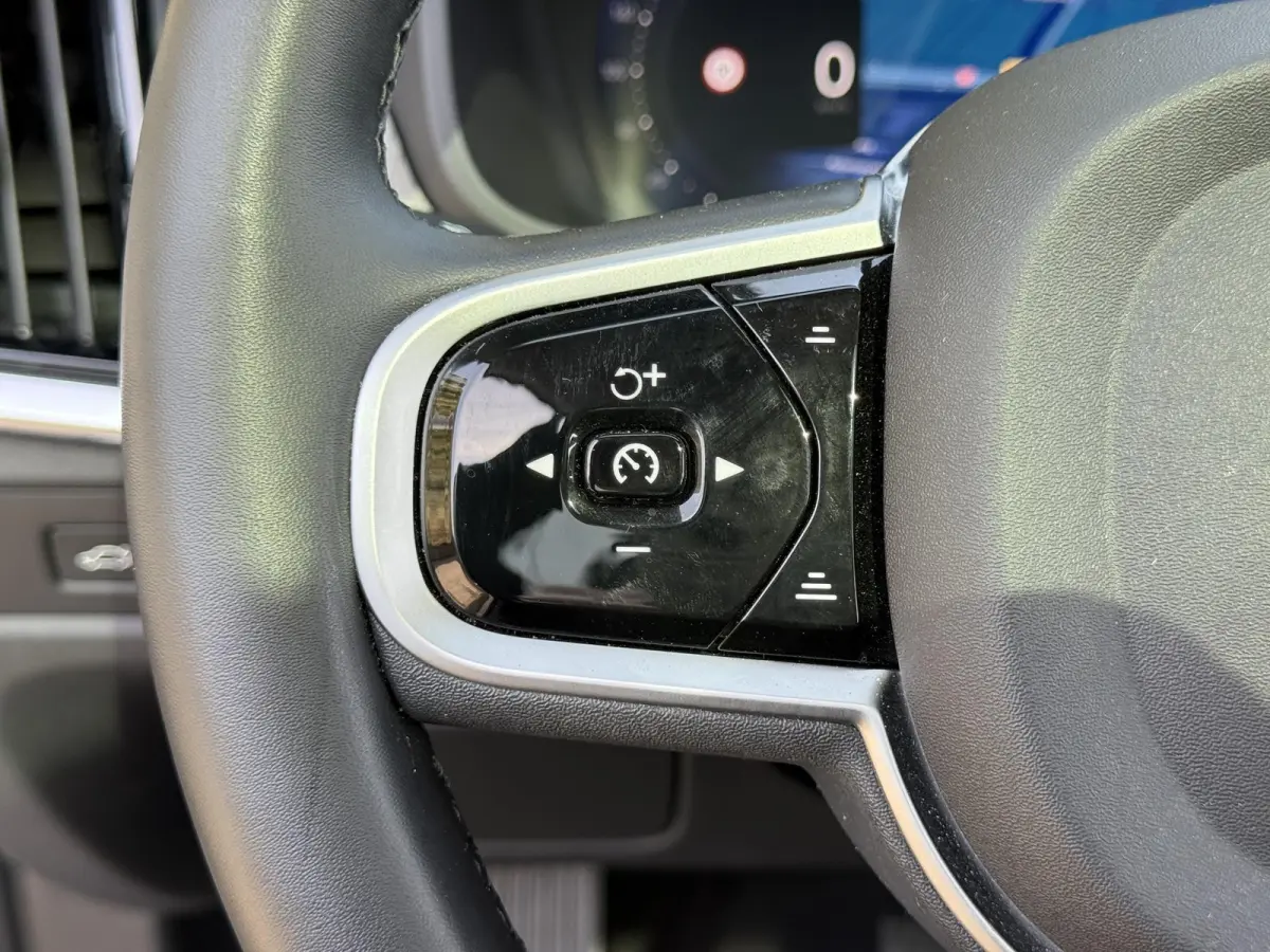 T8 Plug-in hybrid AWD Ultra Dark