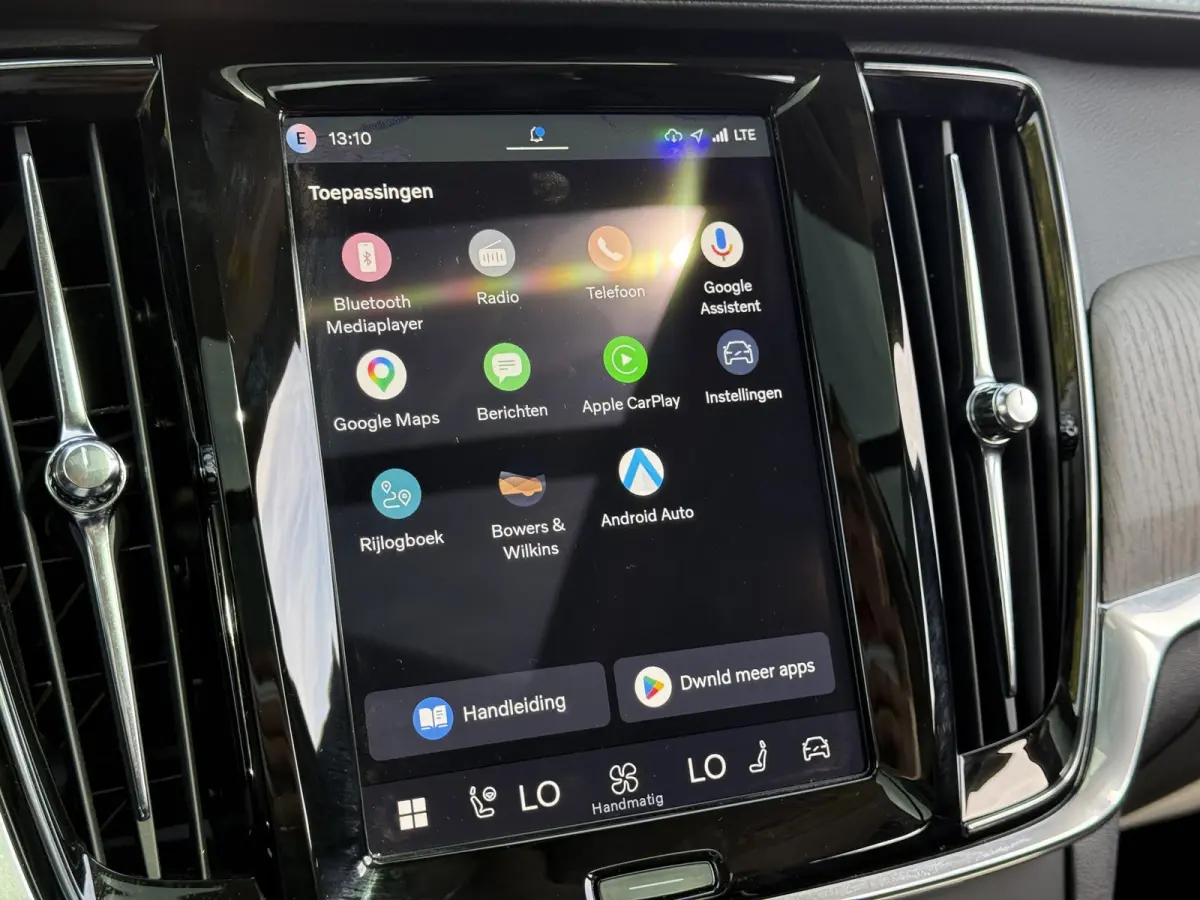 T8 Plug-in hybrid AWD Ultra Dark