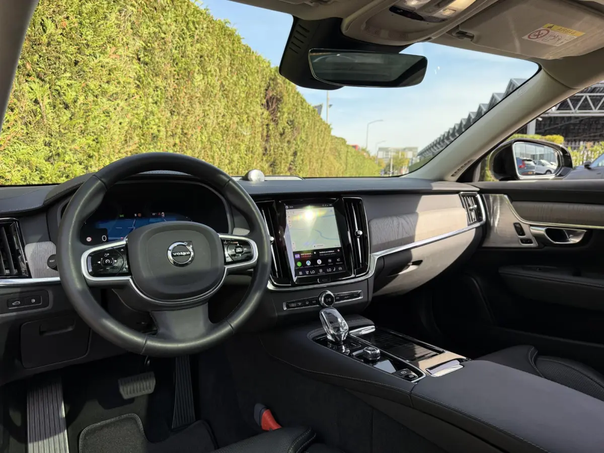 T8 Plug-in hybrid AWD Ultra Dark