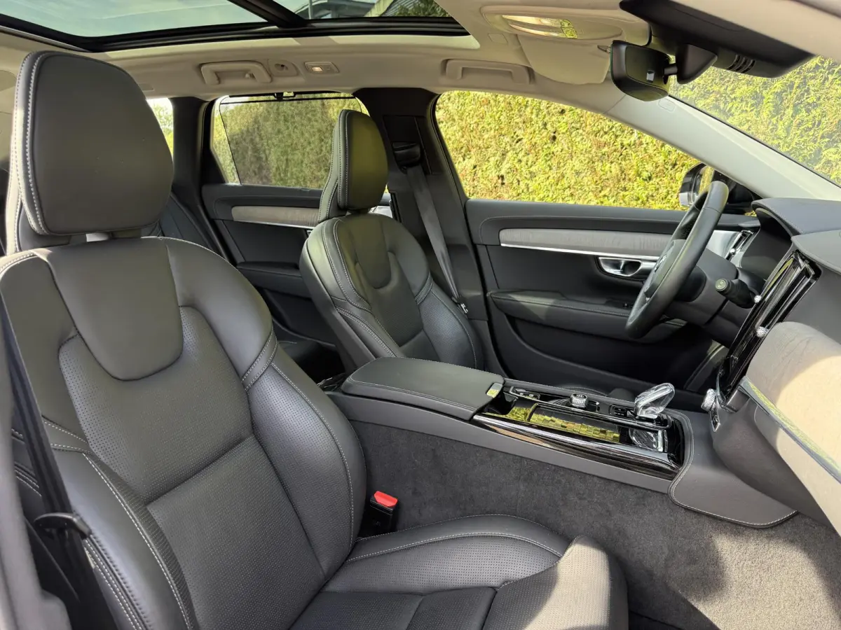 T8 Plug-in hybrid AWD Ultra Dark