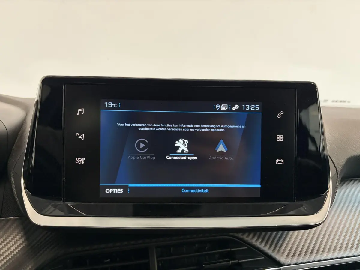 1.2 PureTech 101pk Active Pack Navigatie Apple Carplay/Android Auto Parkeersensoren achter Cruise Control Ledverlichting Climate Control