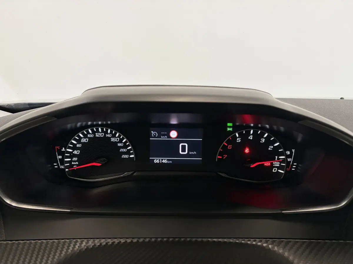 1.2 PureTech 101pk Active Pack Navigatie Apple Carplay/Android Auto Parkeersensoren achter Cruise Control Ledverlichting Climate Control