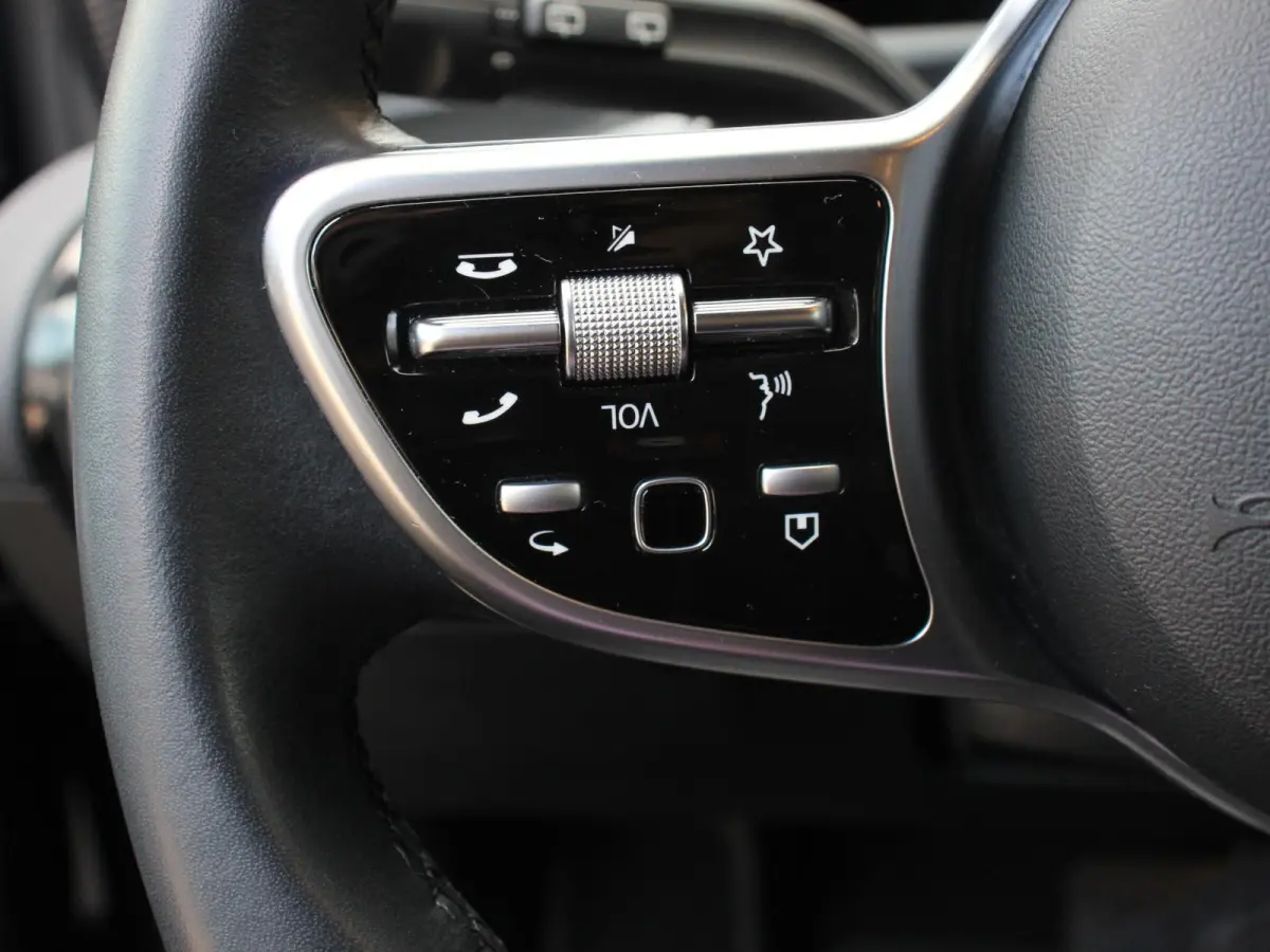 200 163pk DCT Progressive Navigatie Parkeersensoren Camera Cruise Control Stoelverwarming Ledverlichting Climate Control