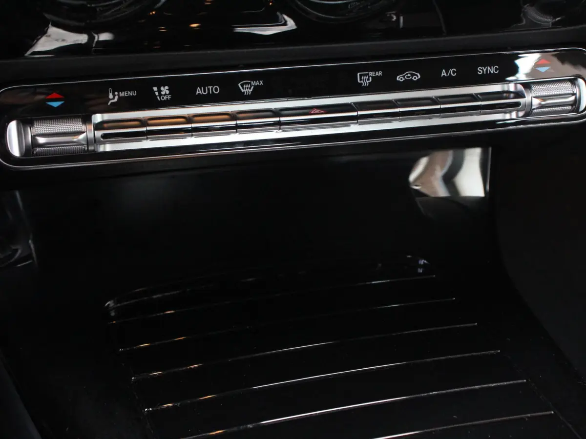 200 163pk DCT Progressive Navigatie Parkeersensoren Camera Cruise Control Stoelverwarming Ledverlichting Climate Control