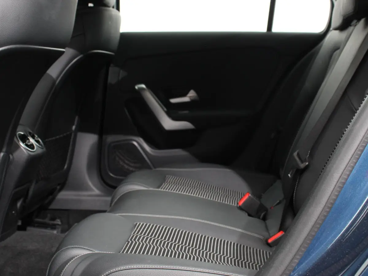 200 163pk DCT Progressive Navigatie Parkeersensoren Camera Cruise Control Stoelverwarming Ledverlichting Climate Control