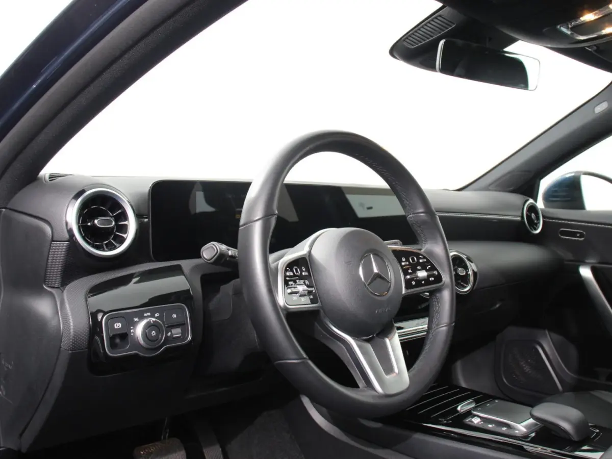 200 163pk DCT Progressive Navigatie Parkeersensoren Camera Cruise Control Stoelverwarming Ledverlichting Climate Control
