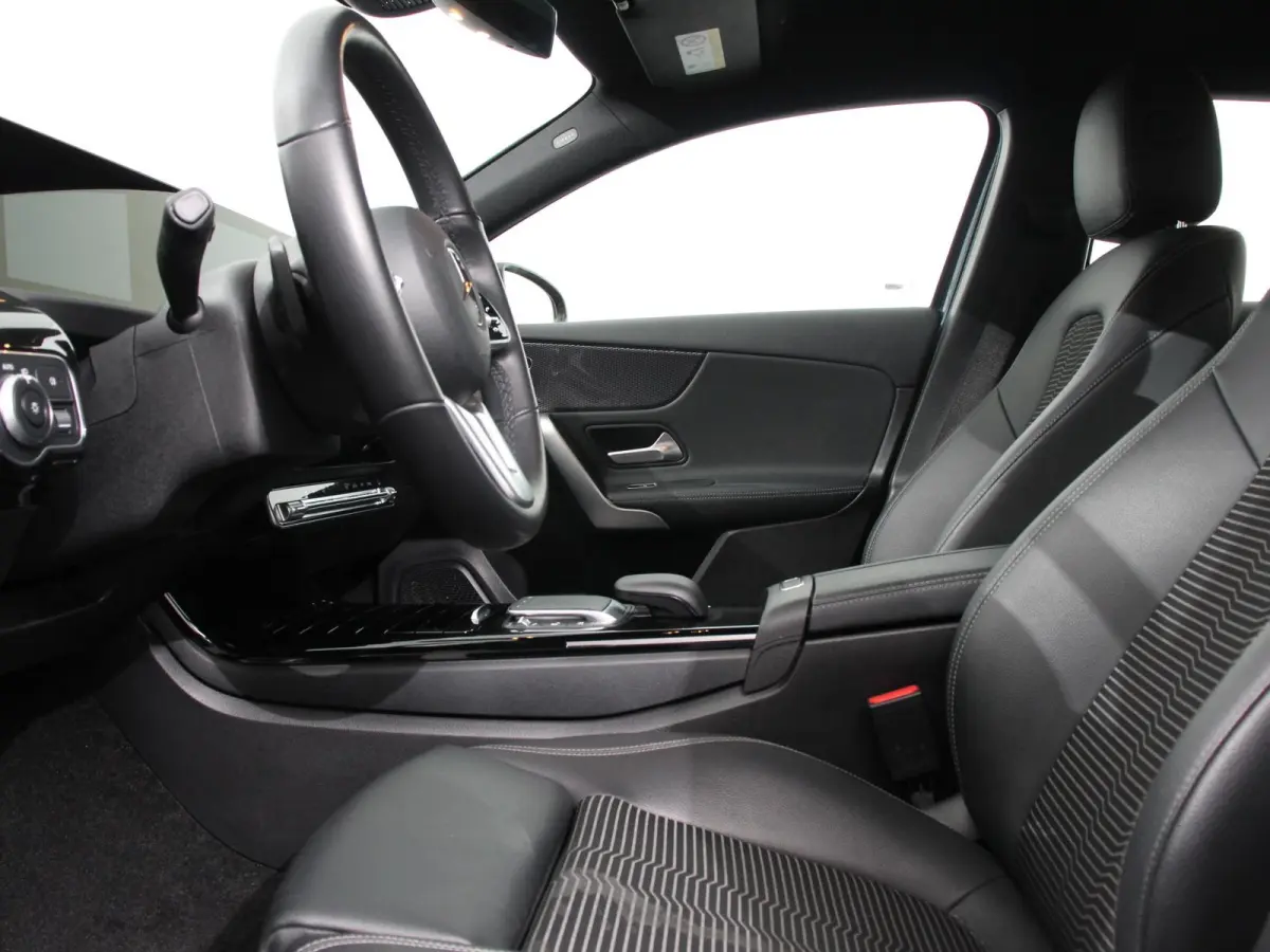 200 163pk DCT Progressive Navigatie Parkeersensoren Camera Cruise Control Stoelverwarming Ledverlichting Climate Control