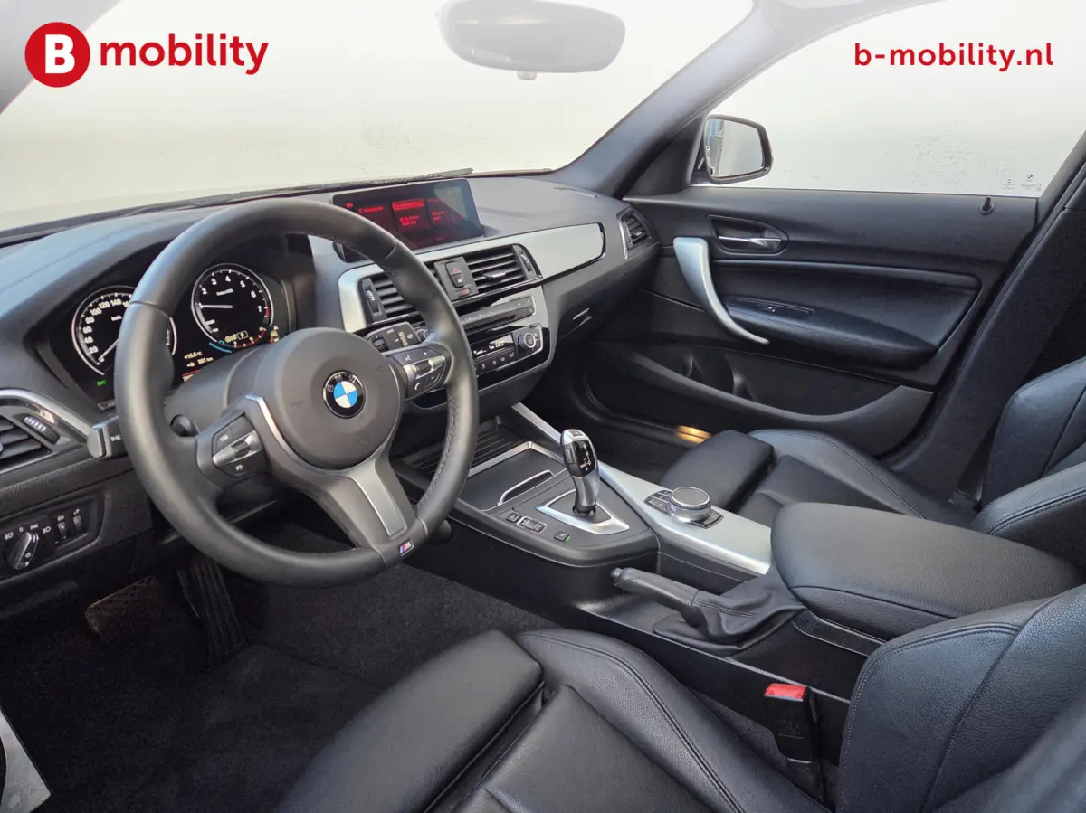 118i High Executive M-Sport Schuif/Kanteldak NL Auto! | Achteruitrijcamera | DAB | Hifi | Apple CarPlay | Leer