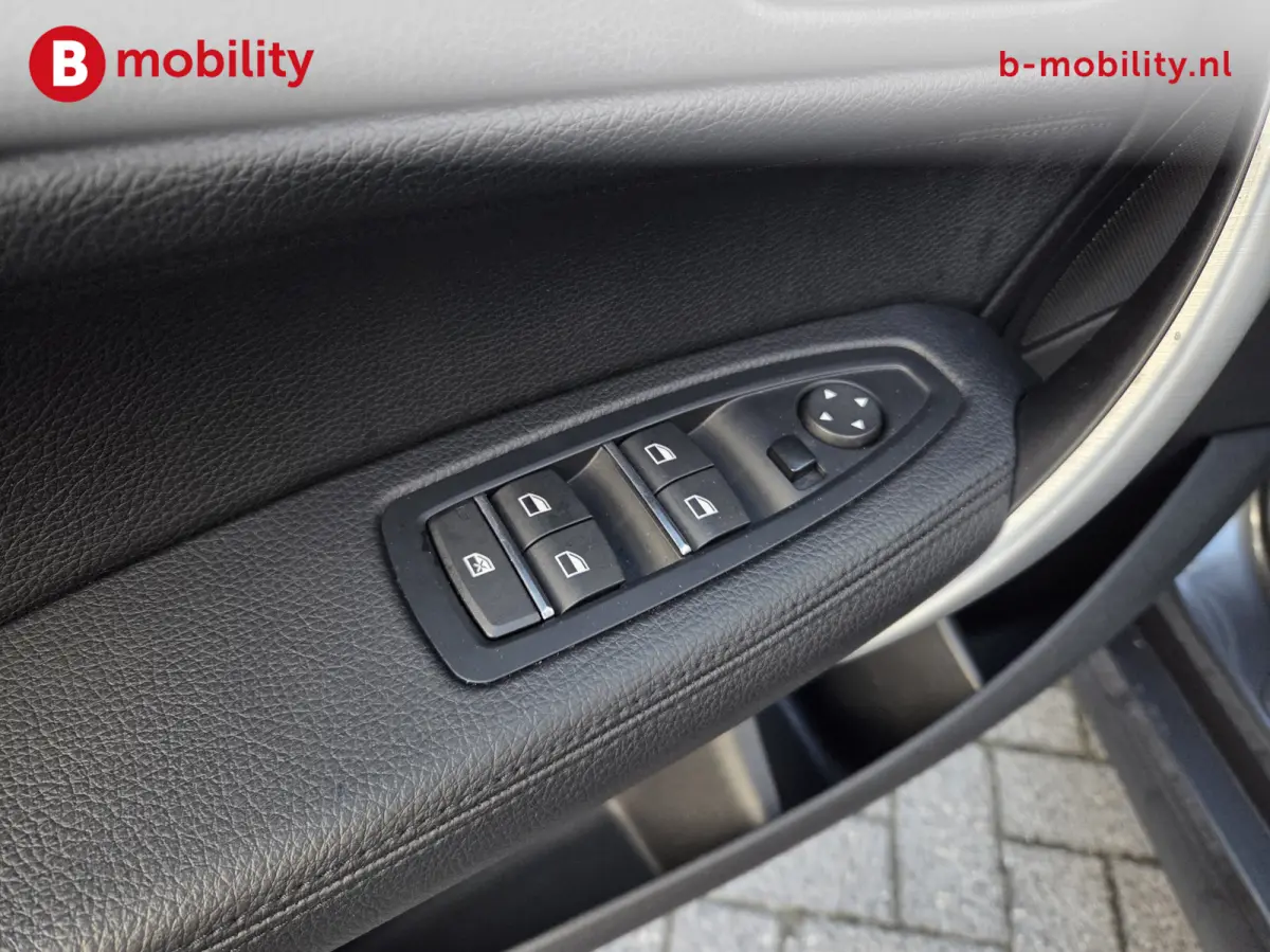 118i High Executive M-Sport Schuif/Kanteldak NL Auto! | Achteruitrijcamera | DAB | Hifi | Apple CarPlay | Leer
