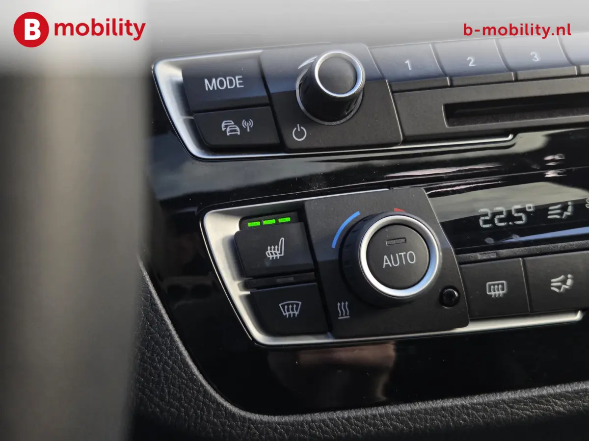 118i High Executive M-Sport Schuif/Kanteldak NL Auto! | Achteruitrijcamera | DAB | Hifi | Apple CarPlay | Leer