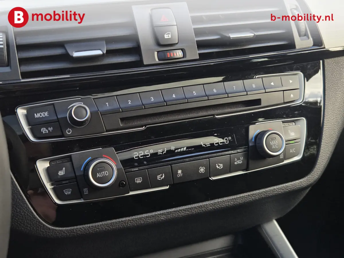 118i High Executive M-Sport Schuif/Kanteldak NL Auto! | Achteruitrijcamera | DAB | Hifi | Apple CarPlay | Leer