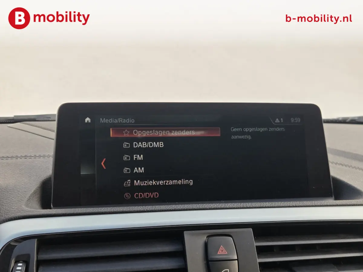 118i High Executive M-Sport Schuif/Kanteldak NL Auto! | Achteruitrijcamera | DAB | Hifi | Apple CarPlay | Leer