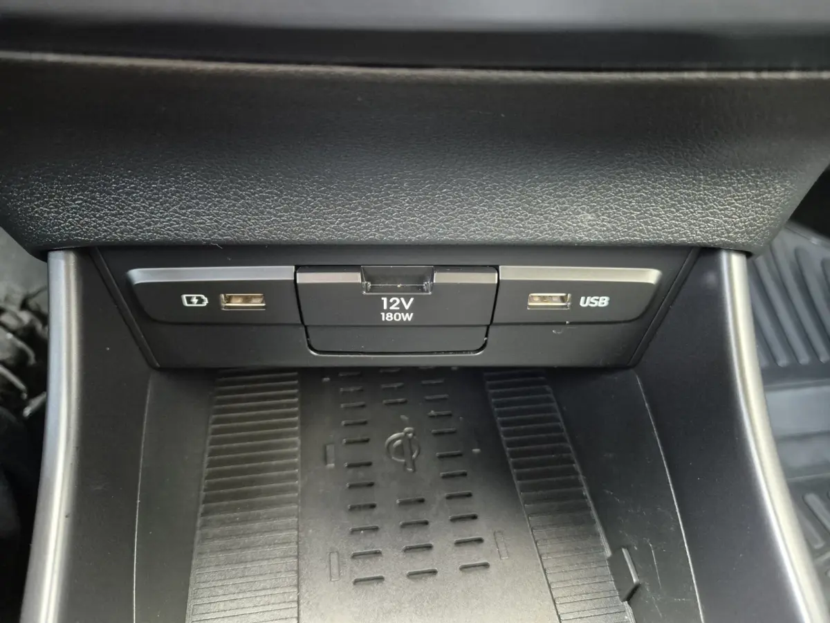 1.0 T-GDI Premium,Stoelverwarming,Cruisecontrol,Navigatie/Camera,parkeersensoren