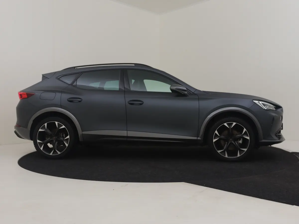 1.4 e-Hybrid Business l Elekt. Stoel incl Memory l Panoramadak l 19" l Navigatie l Half Leder l Stoelverwarming l