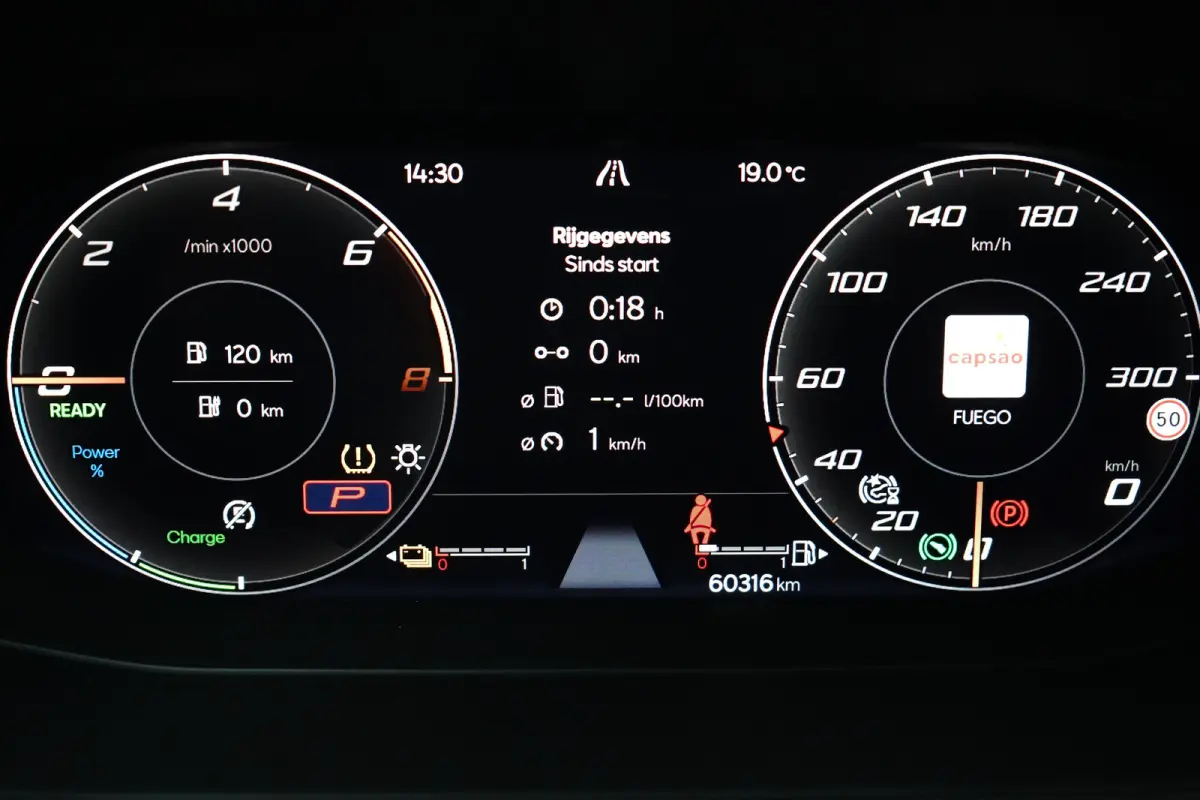 1.4 e-Hybrid Business l Elekt. Stoel incl Memory l Panoramadak l 19" l Navigatie l Half Leder l Stoelverwarming l