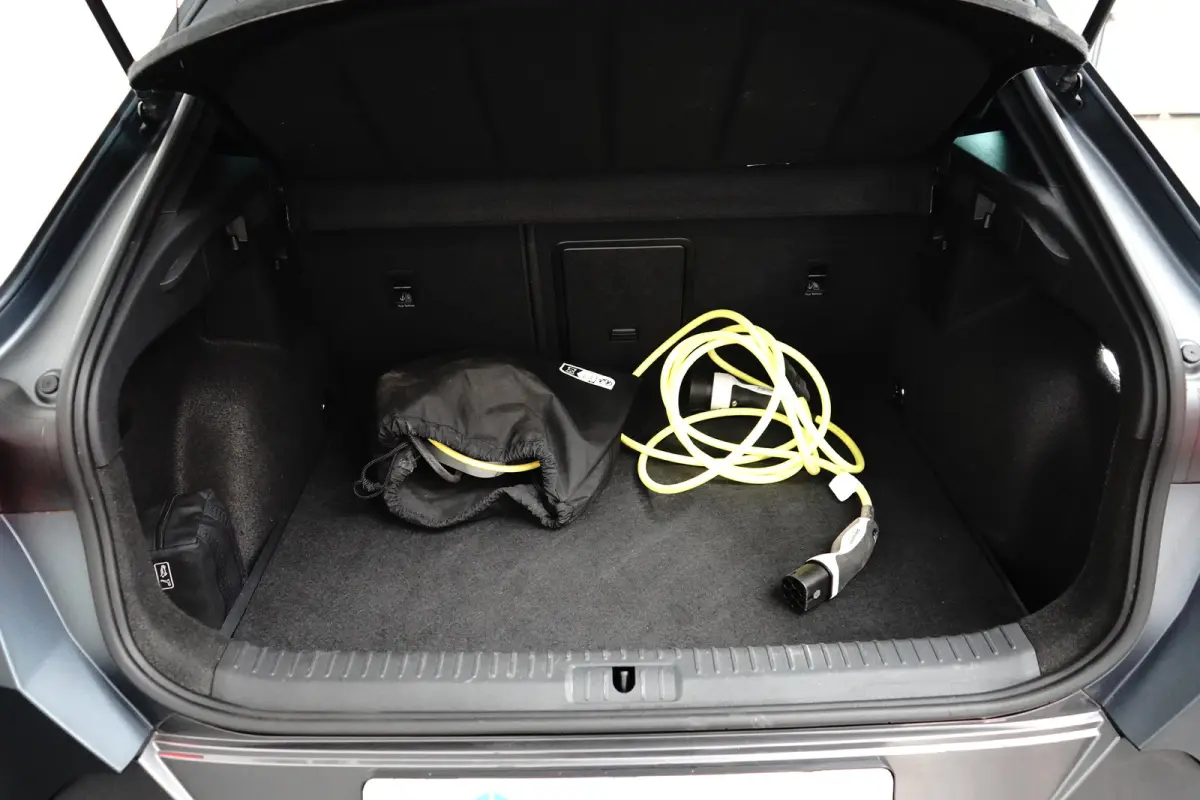 1.4 e-Hybrid Business l Elekt. Stoel incl Memory l Panoramadak l 19" l Navigatie l Half Leder l Stoelverwarming l