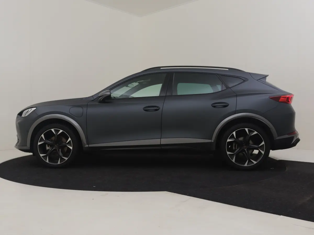 1.4 e-Hybrid Business l Elekt. Stoel incl Memory l Panoramadak l 19" l Navigatie l Half Leder l Stoelverwarming l