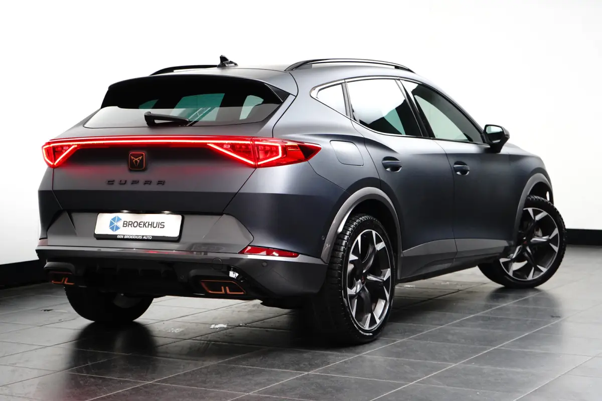 1.4 e-Hybrid Business l Elekt. Stoel incl Memory l Panoramadak l 19" l Navigatie l Half Leder l Stoelverwarming l