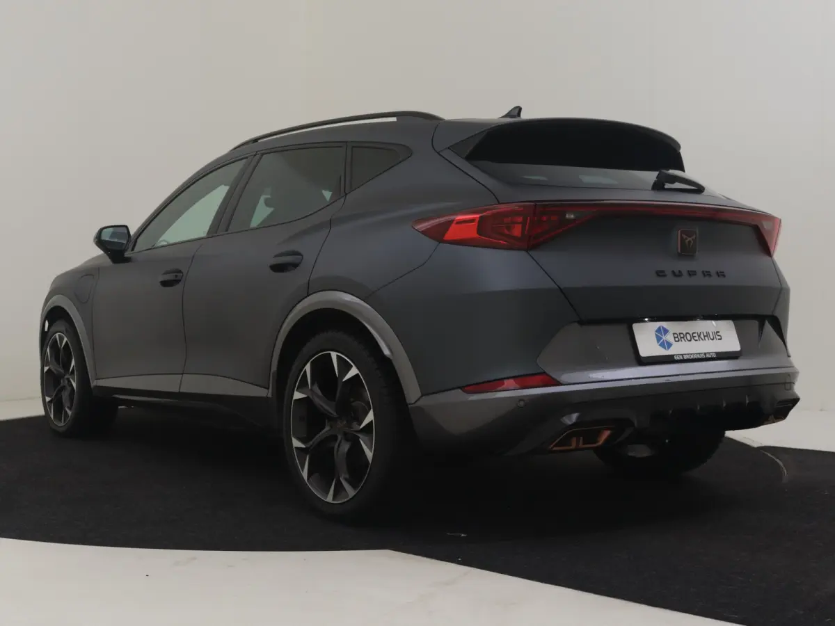 1.4 e-Hybrid Business l Elekt. Stoel incl Memory l Panoramadak l 19" l Navigatie l Half Leder l Stoelverwarming l