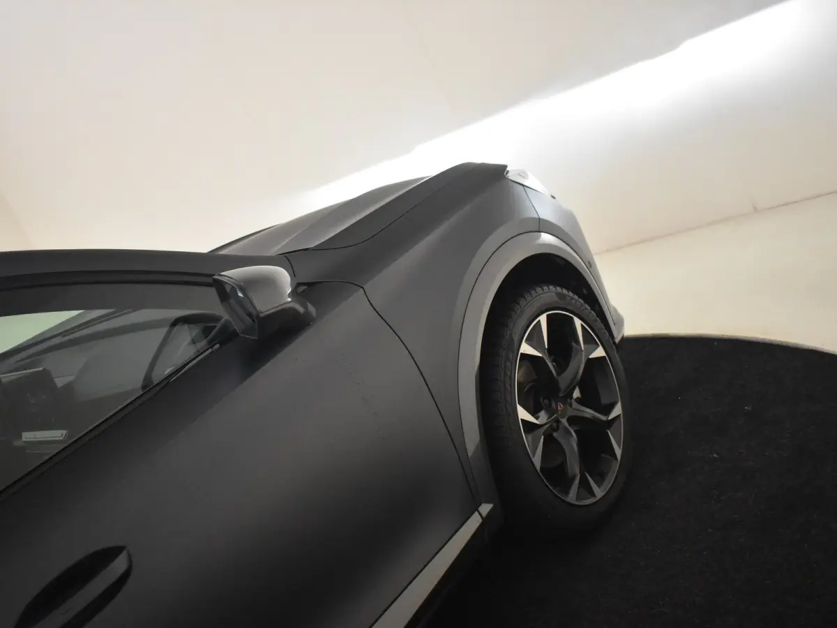 1.4 e-Hybrid Business l Elekt. Stoel incl Memory l Panoramadak l 19" l Navigatie l Half Leder l Stoelverwarming l