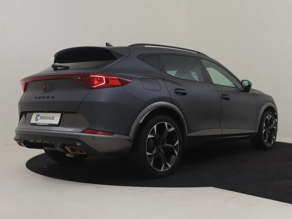 1.4 e-Hybrid Business l Elekt. Stoel incl Memory l Panoramadak l 19" l Navigatie l Half Leder l Stoelverwarming l