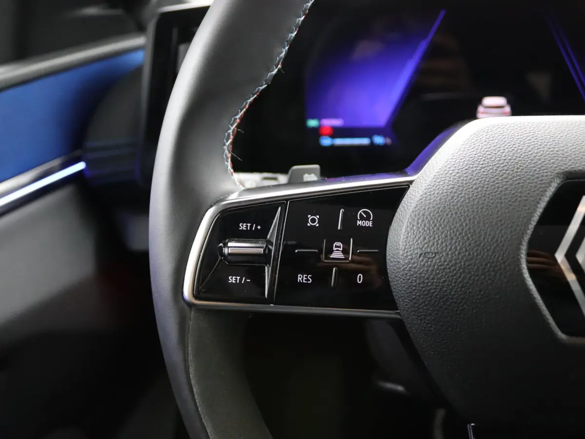 esprit Alpine 220 pk long range | Panoramadak | Harman Kardon | pack advanced driving assist & augmented vision |