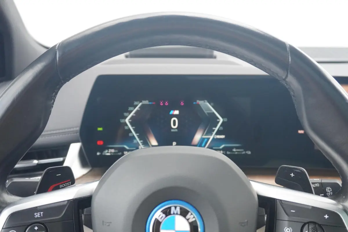 230e xDrive M Sport | Trekhaak | Harman Kardon | Elektrische Stoelen | Head-up | 360 Camera's | Driving Assistant Professional