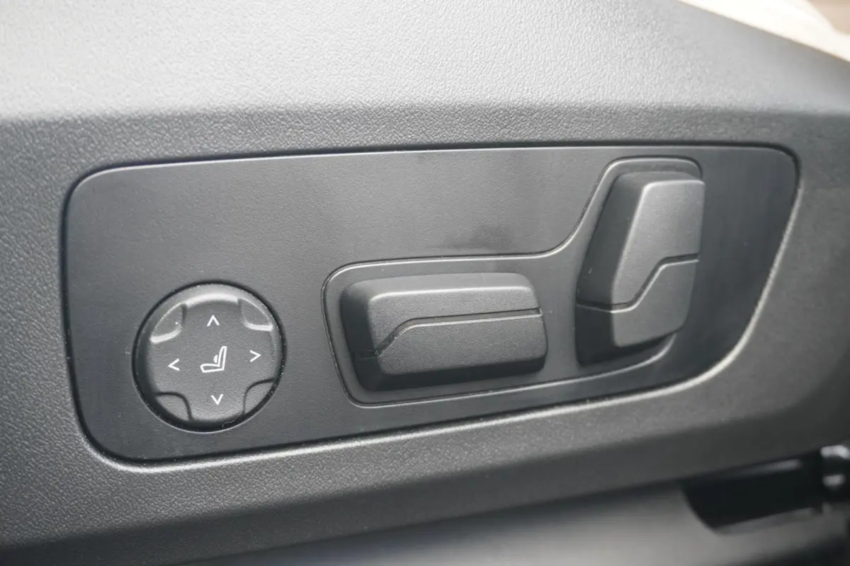 230e xDrive M Sport | Trekhaak | Harman Kardon | Elektrische Stoelen | Head-up | 360 Camera's | Driving Assistant Professional