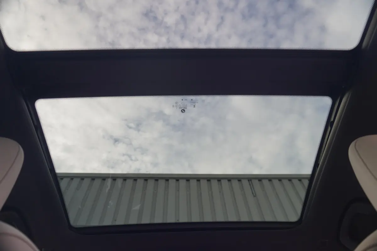 230e xDrive M Sport | Trekhaak | Harman Kardon | Elektrische Stoelen | Head-up | 360 Camera's | Driving Assistant Professional