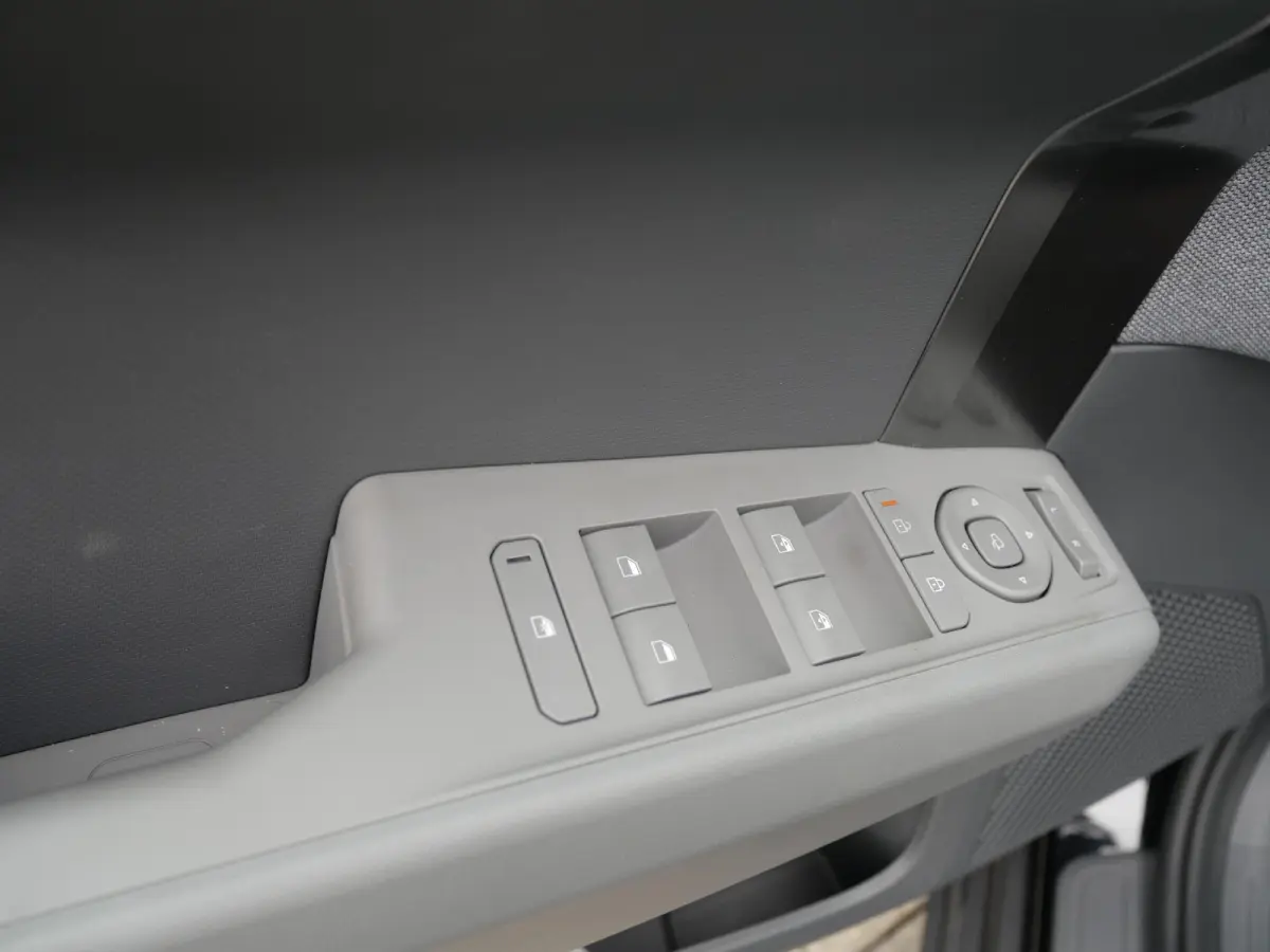 Plus 81.4 kWh | Stoel-stuurverwarming | Adaptive Cruise |