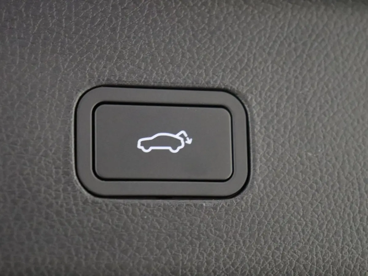 BRABUS 66 kWh / Elektrische-Stoelen / Carplay / 360Graden-Camera /