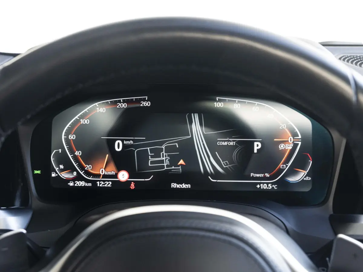 318i | M Sportpakket | 19 inch | Sportstoelen | Cruise Control | M Sportonderstel | Executive Edition