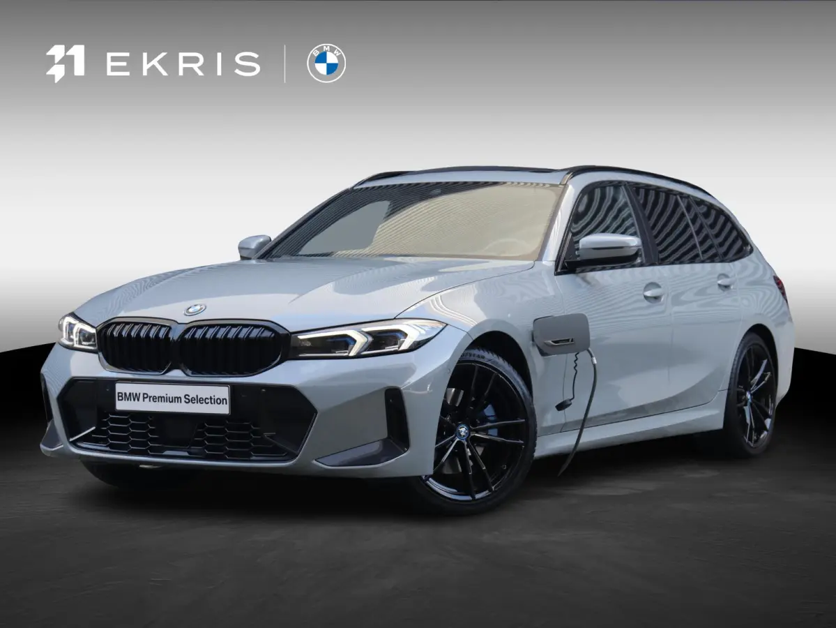 330e | SoH 87% | M Sportpakket | Panodak | Head-Up | Trekhaak | Harman Kardon | Elektr. Stoelen | Adaptive Cruise Control | Adaptief Onderstel | 19'' LMV