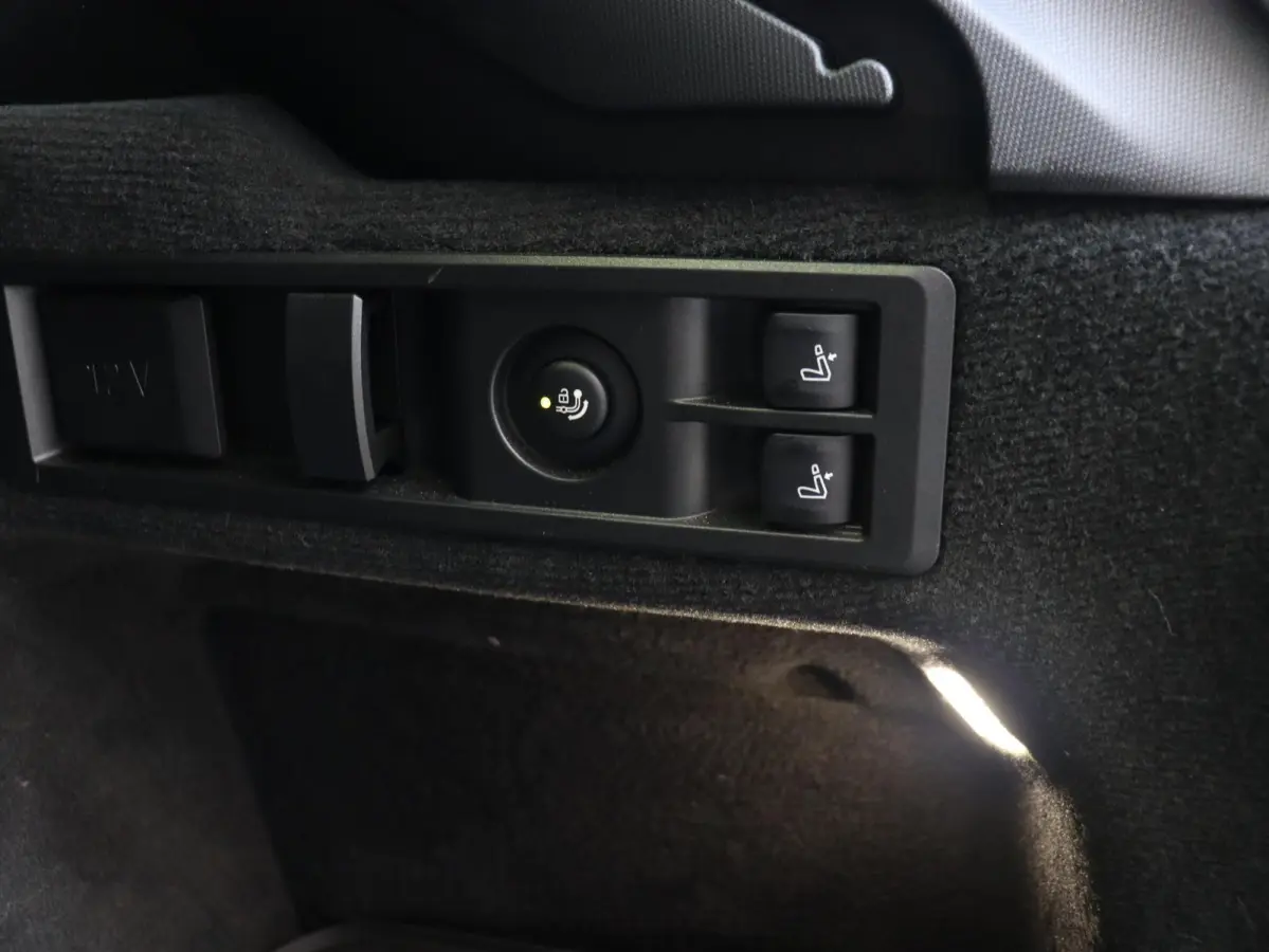 330e | SoH 87% | M Sportpakket | Panodak | Head-Up | Trekhaak | Harman Kardon | Elektr. Stoelen | Adaptive Cruise Control | Adaptief Onderstel | 19'' LMV