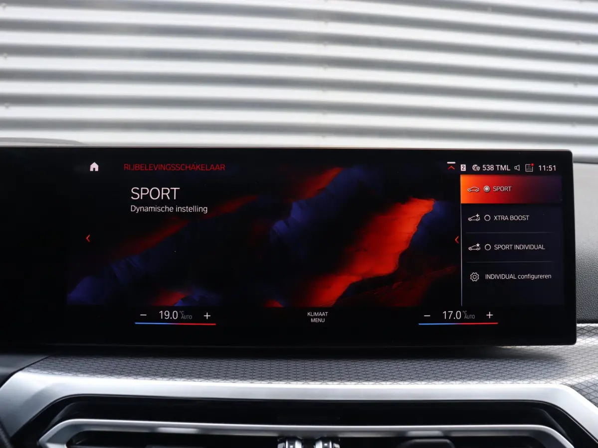330e | SoH 87% | M Sportpakket | Panodak | Head-Up | Trekhaak | Harman Kardon | Elektr. Stoelen | Adaptive Cruise Control | Adaptief Onderstel | 19'' LMV