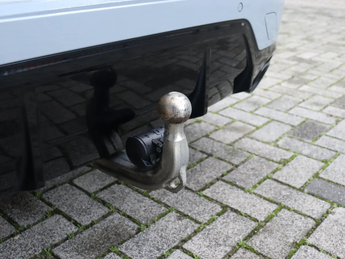 330e | SoH 87% | M Sportpakket | Panodak | Head-Up | Trekhaak | Harman Kardon | Elektr. Stoelen | Adaptive Cruise Control | Adaptief Onderstel | 19'' LMV