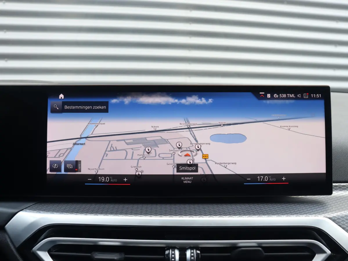 330e | SoH 87% | M Sportpakket | Panodak | Head-Up | Trekhaak | Harman Kardon | Elektr. Stoelen | Adaptive Cruise Control | Adaptief Onderstel | 19'' LMV