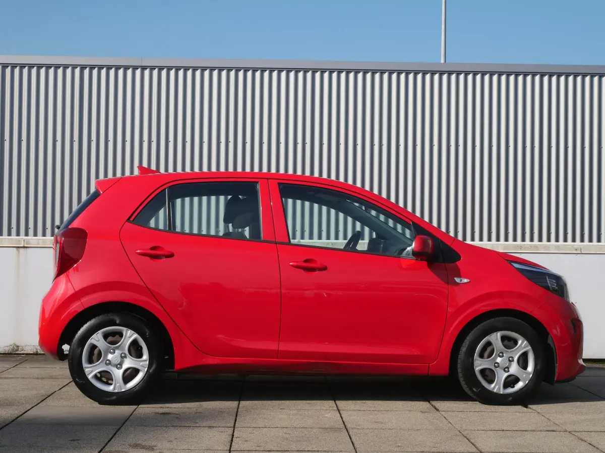 1.0 MPi ComfortPlusLine | Camera | Carplay | Airco | Cruise