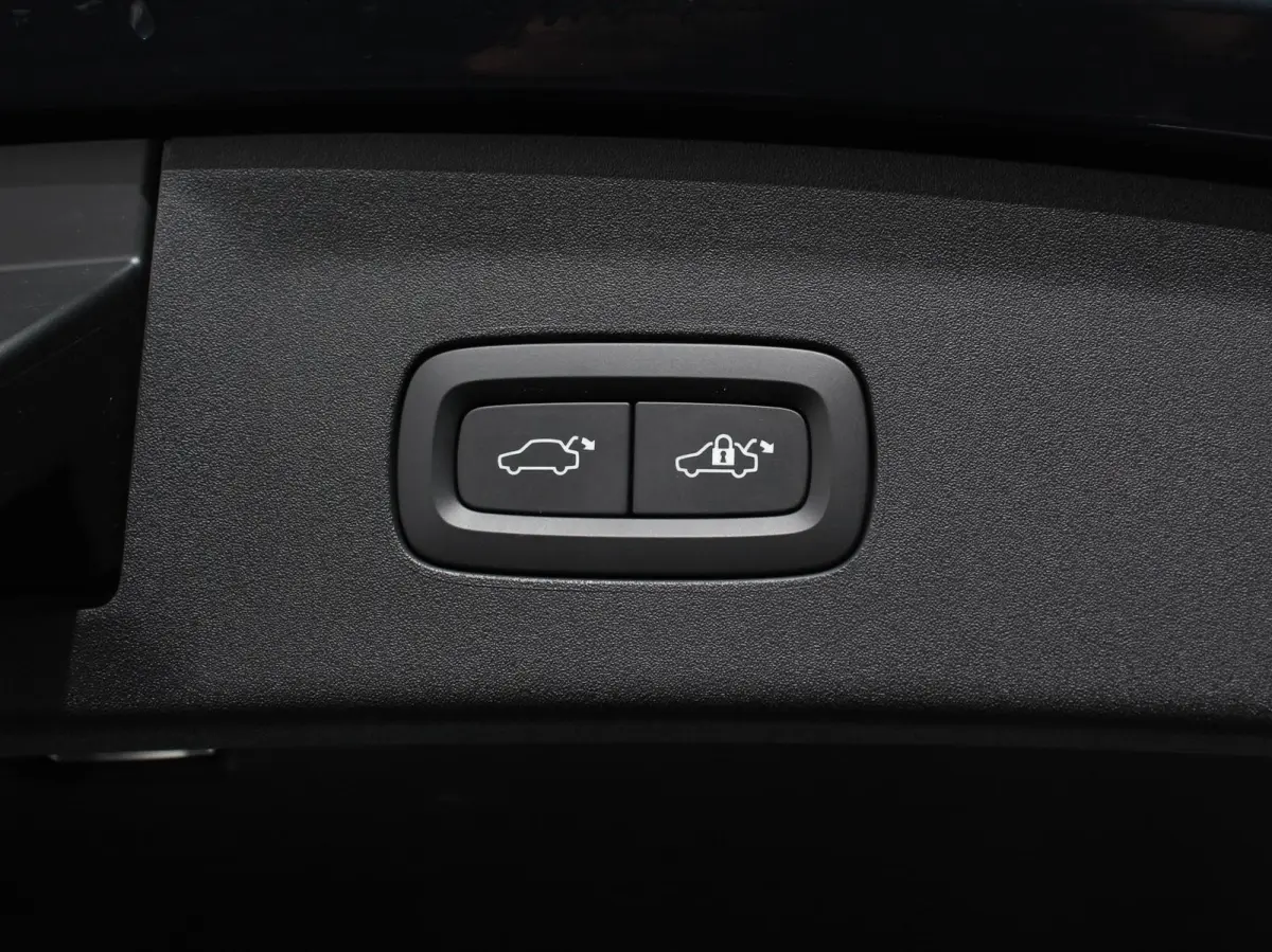 Long Range Single Motor 78 kWh Climate control Cruise control Panoramadak Parkeersensoren + Camera Voorstoelen verwarmd Apple Carplay/ Android Auto