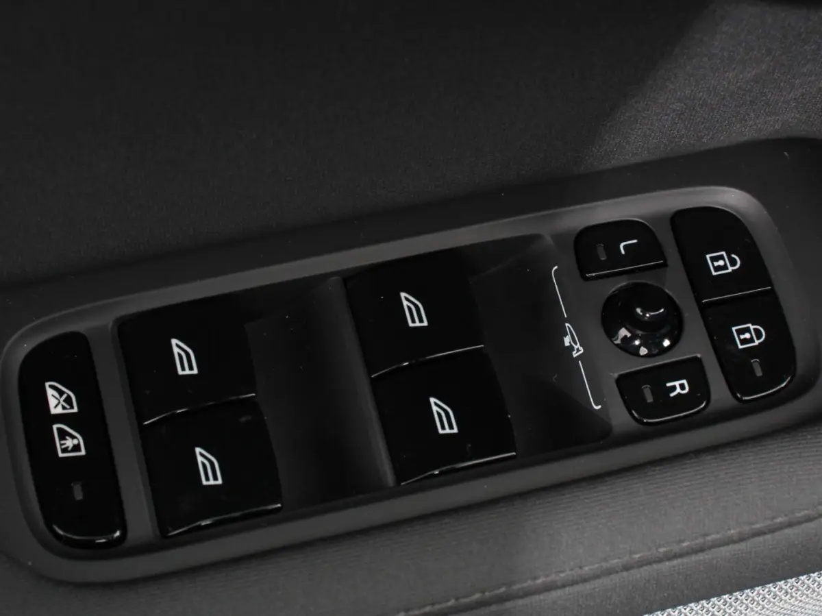 Long Range Single Motor 78 kWh Climate control Cruise control Panoramadak Parkeersensoren + Camera Voorstoelen verwarmd Apple Carplay/ Android Auto