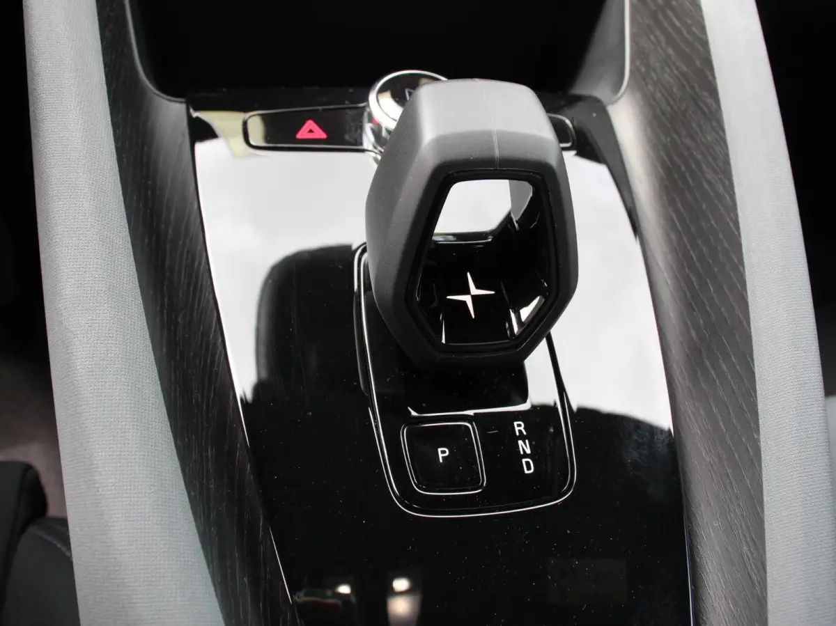 Long Range Single Motor 78 kWh Climate control Cruise control Panoramadak Parkeersensoren + Camera Voorstoelen verwarmd Apple Carplay/ Android Auto