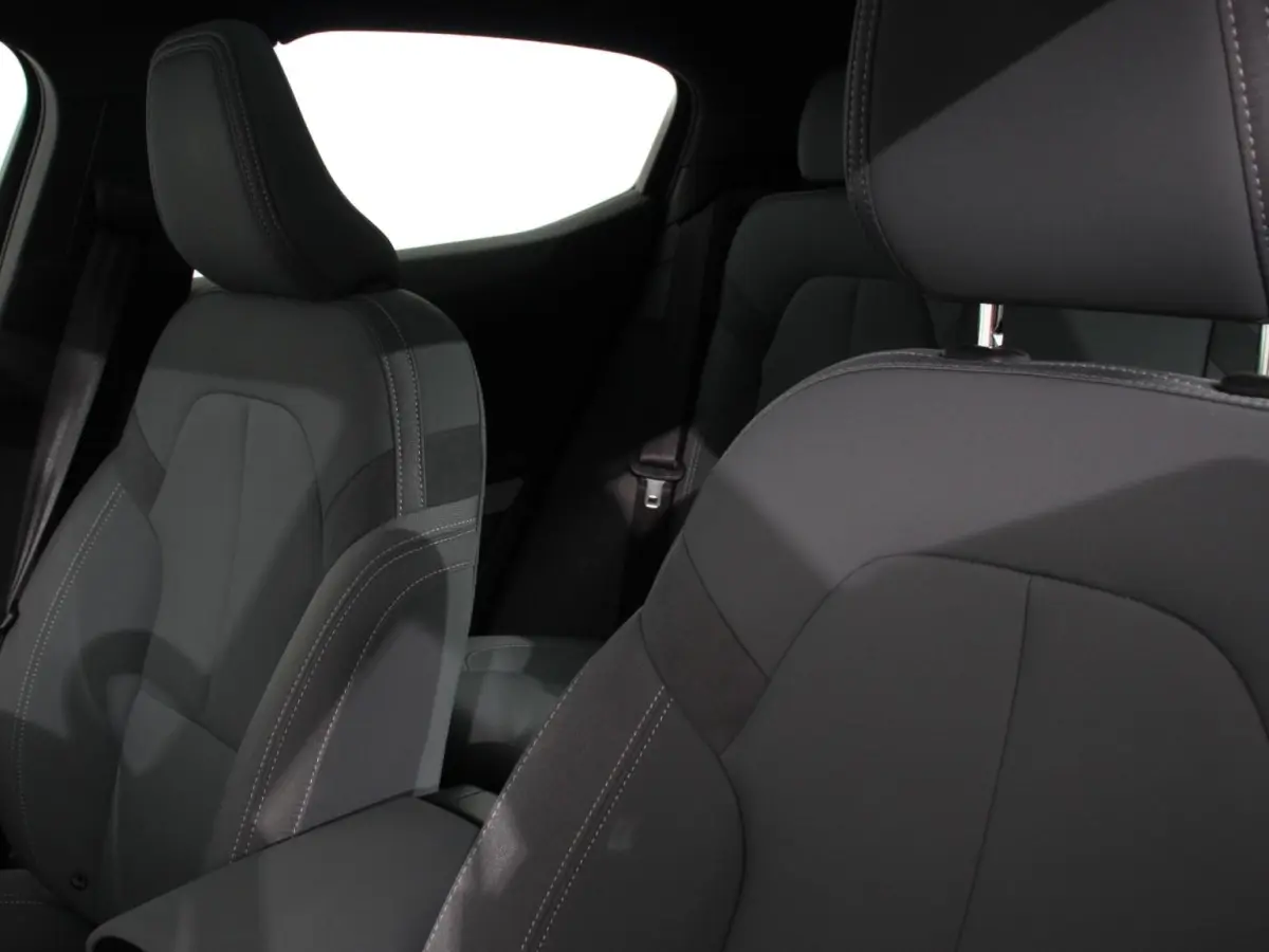 Long Range Single Motor 78 kWh Climate control Cruise control Panoramadak Parkeersensoren + Camera Voorstoelen verwarmd Apple Carplay/ Android Auto
