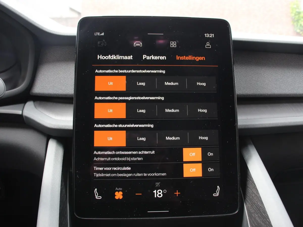 Long Range Single Motor 78 kWh Climate control Cruise control Panoramadak Parkeersensoren + Camera Voorstoelen verwarmd Apple Carplay/ Android Auto