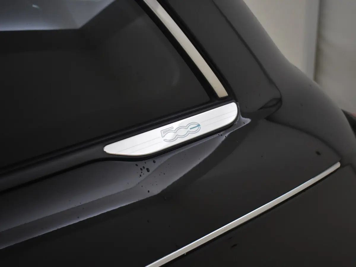 Urban 42 kWh l Camera l LM-Velgen l Navigatie l Apple Car Play l Cr Control l Sfeer Pakket l
