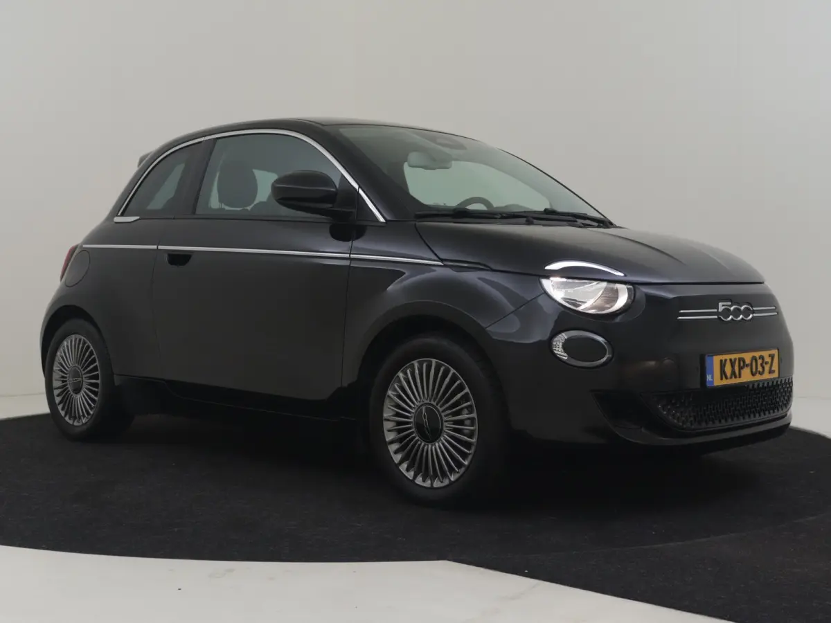 Urban 42 kWh l Camera l LM-Velgen l Navigatie l Apple Car Play l Cr Control l Sfeer Pakket l