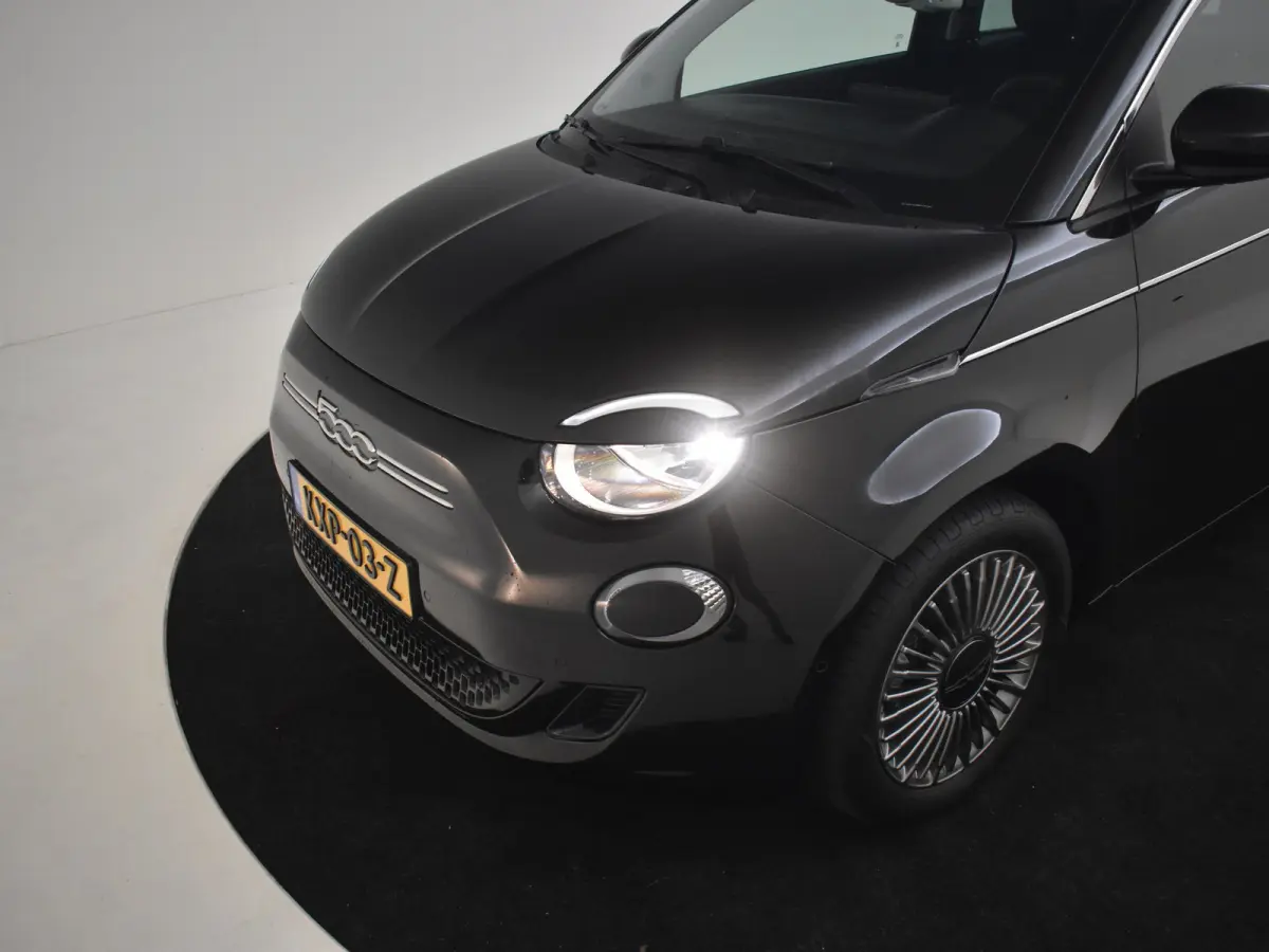 Urban 42 kWh l Camera l LM-Velgen l Navigatie l Apple Car Play l Cr Control l Sfeer Pakket l