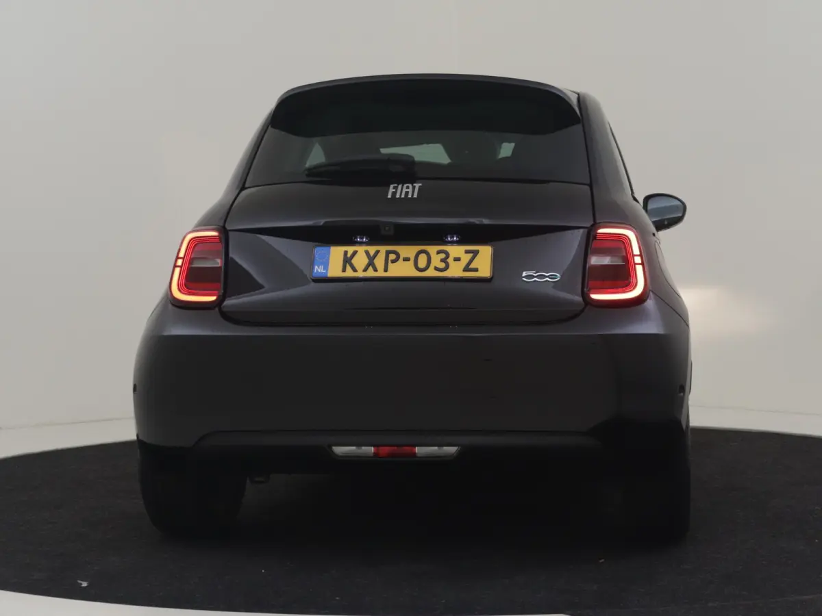 Urban 42 kWh l Camera l LM-Velgen l Navigatie l Apple Car Play l Cr Control l Sfeer Pakket l