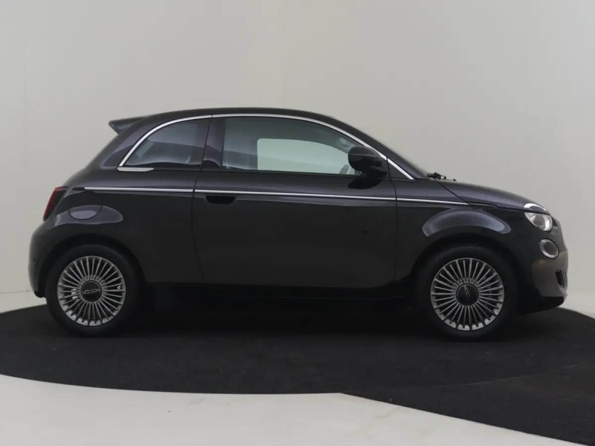 Urban 42 kWh l Camera l LM-Velgen l Navigatie l Apple Car Play l Cr Control l Sfeer Pakket l