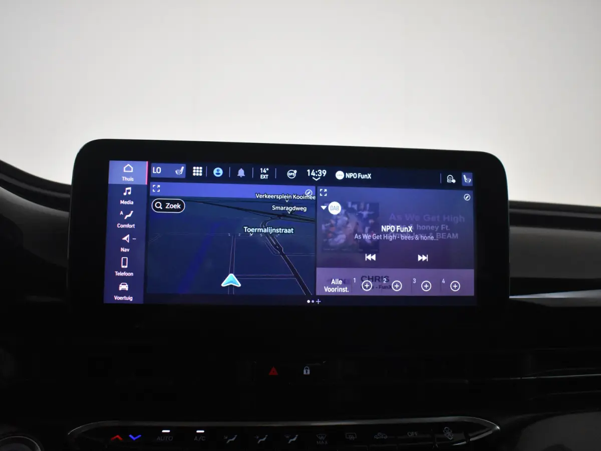 Urban 42 kWh l Camera l LM-Velgen l Navigatie l Apple Car Play l Cr Control l Sfeer Pakket l
